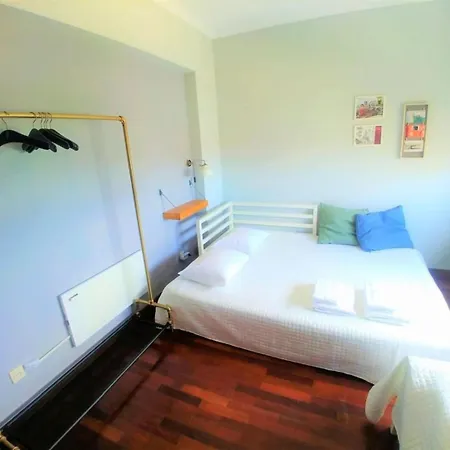 Апартаменты Flat With 3br In - Walk To Fil And Meoarena Лиссабон