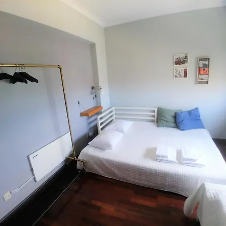 Апартаменты Flat With 3br In - Walk To Fil And Meoarena Лиссабон