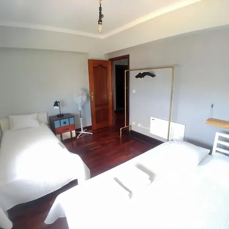 Апартаменты Flat With 3br In - Walk To Fil And Meoarena Лиссабон