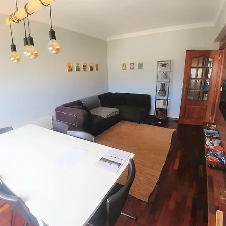 Flat With 3br In - Walk To Fil And Meoarena Апартаменты
