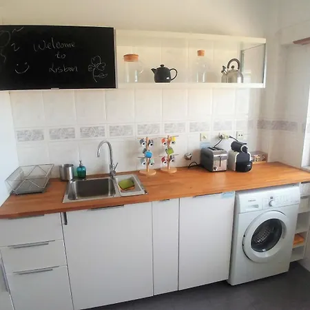 Апартаменты Flat With 3br In - Walk To Fil And Meoarena Лиссабон
