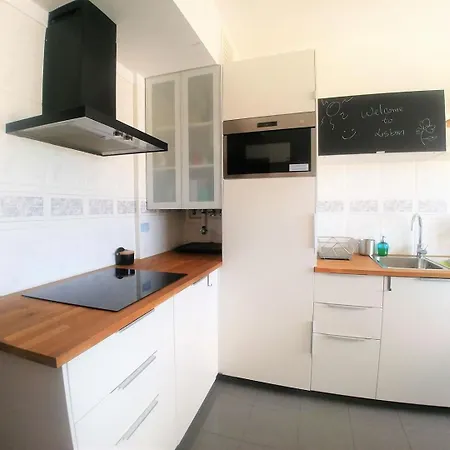 Апартаменты Flat With 3br In - Walk To Fil And Meoarena