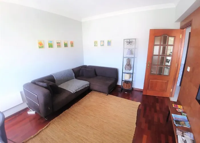 Flat With 3br In - Walk To Fil And Meoarena דירה *