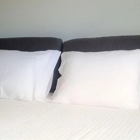 Be Local - With 3 Bedroom Near Oriente Station In Apartment