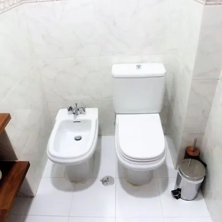 Be Local - With 3 Bedroom Near Oriente Station In Apartment