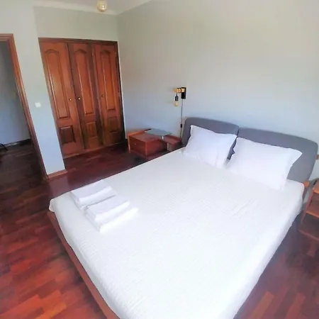 Flat With 3br In - Walk To Fil And Meoarena リスボン