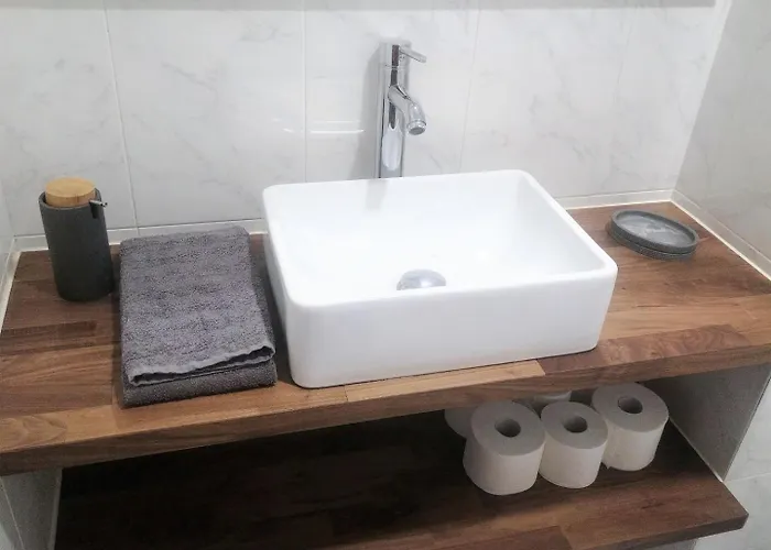 Flat With 3br In - Walk To Fil And Meoarena Apartament *