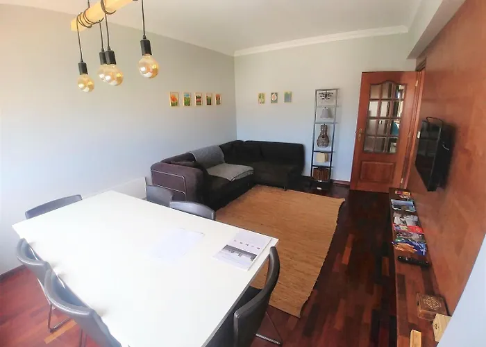 Flat With 3br In - Walk To Fil And Meoarena アパート